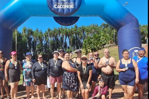 Evento de Natação e Hidroginástica reúne famílias e marca despedida do verão em Caconde