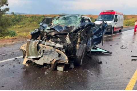 TRAGÉDIA NA BR-146: TRÊS PESSOAS MORREM EM GRAVE ACIDENTE EM GUAXUPÉ
