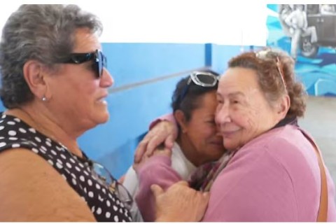 Abraço Adiado por 67 Anos: Três Irmãs Separadas na Infância se Reencontram e Dvinolância