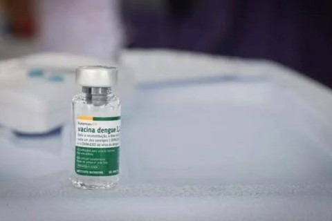 Ministério da Saúde suspende temporariamente aplicação de vacina contra a dengue após relatos de reações adversas