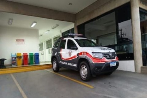 Briga entre irmãos termina com homem esfaqueado e mulher presa em São José do Rio Pardo