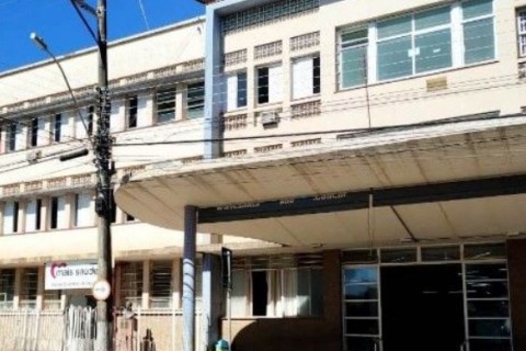 Bebê de 9 meses é internado em estado grave na UTI após dar entrada em pronto-socorro com convulsões e lesões