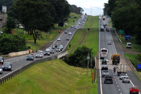 Renovias prevê mais de 632 mil veículos durante o feriado prolongado de Tiradentes