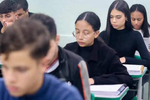 Escolas estaduais de SP recebem a partir de 1º de setembro matrícula de novos estudantes para 2027