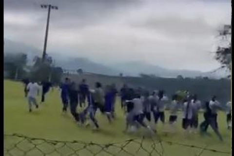 Pânico e correria: Semifinal de campeonato de futebol amador termina em confusão generalizada em Caconde