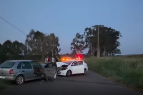 cidente entre dois carros deixa cinco feridos na vicinal entre Mococa e Igaraí